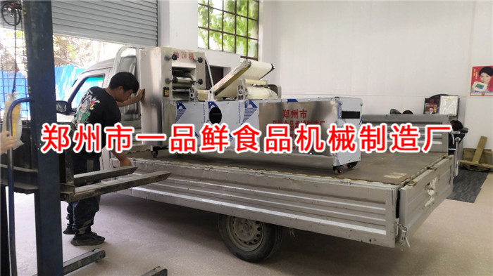 三門峽客戶訂購的全套面館自用燴面機(jī)發(fā)貨了(圖2) 三門峽客戶訂購的全套面館自用燴面機(jī)發(fā)貨了(圖2)