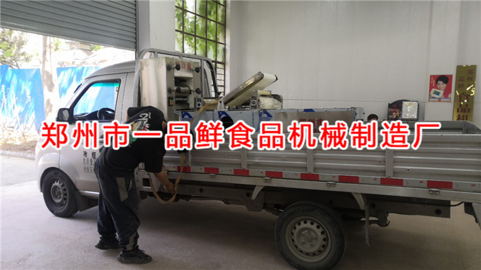 三門峽客戶訂購的全套面館自用燴面機(jī)發(fā)貨了(圖3) 三門峽客戶訂購的全套面館自用燴面機(jī)發(fā)貨了(圖3)