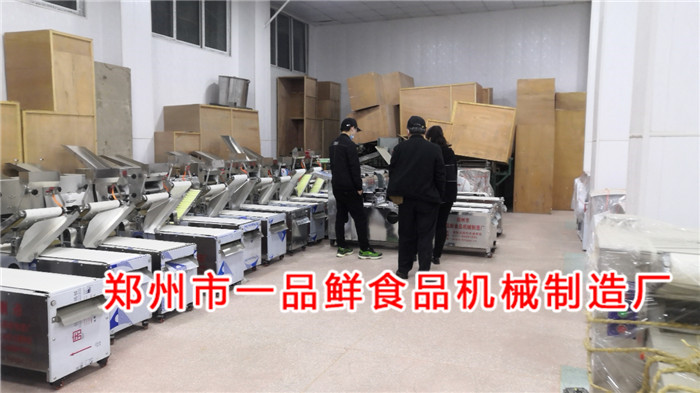 北京客戶訂購面館用燴面機(jī)(圖3) 北京客戶訂購面館用燴面機(jī)(圖3)