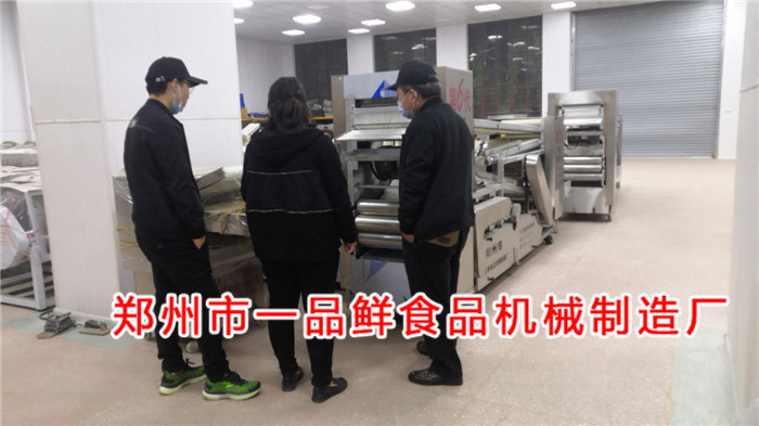 北京客戶訂購面館用燴面機(jī)(圖4) 北京客戶訂購面館用燴面機(jī)(圖4)