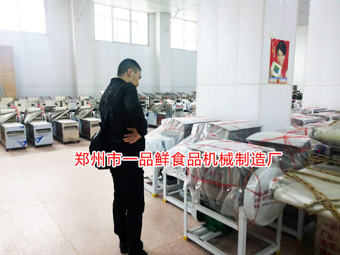 陜西客戶考察多功能成型機(jī) 陜西客戶考察多功能成型機(jī)