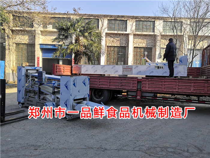 智能式揉壓機開始裝車 智能式揉壓機開始裝車