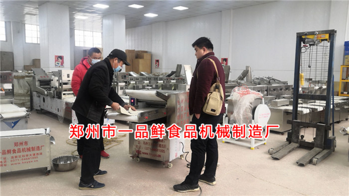 客戶訂購(gòu)的揉壓機(jī)開始調(diào)試