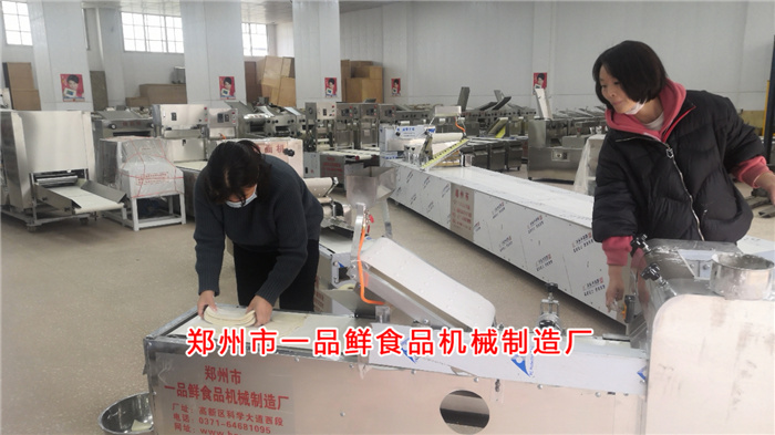 燴面機(jī)調(diào)試完成 燴面機(jī)調(diào)試完成